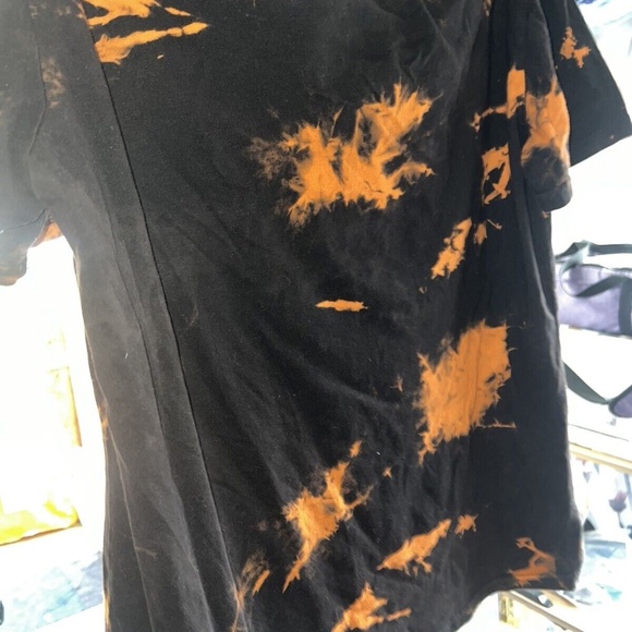 Hocus Pocus Sanderson Sisters Bed & Breakfast T-Shirt Sz Medium - Picture 5 of 5